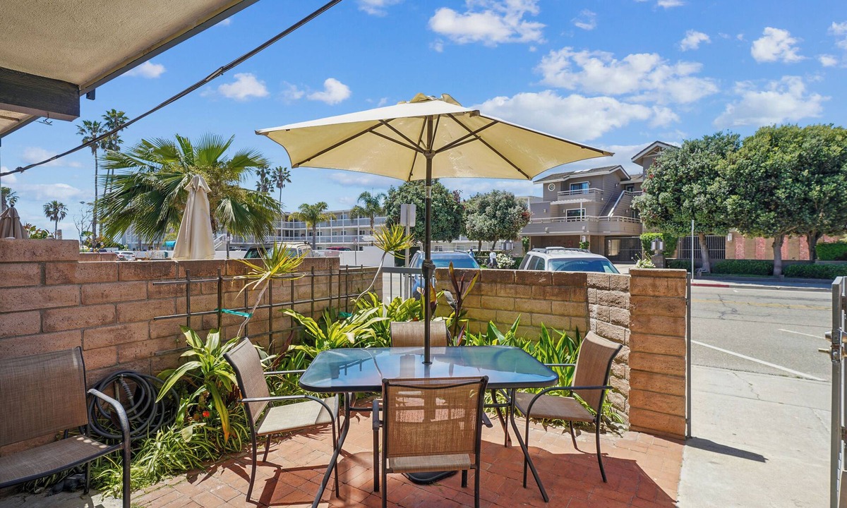 Carpinteria Condo | 1 Bed Condo w/Private Patio Steps from the Sand!
