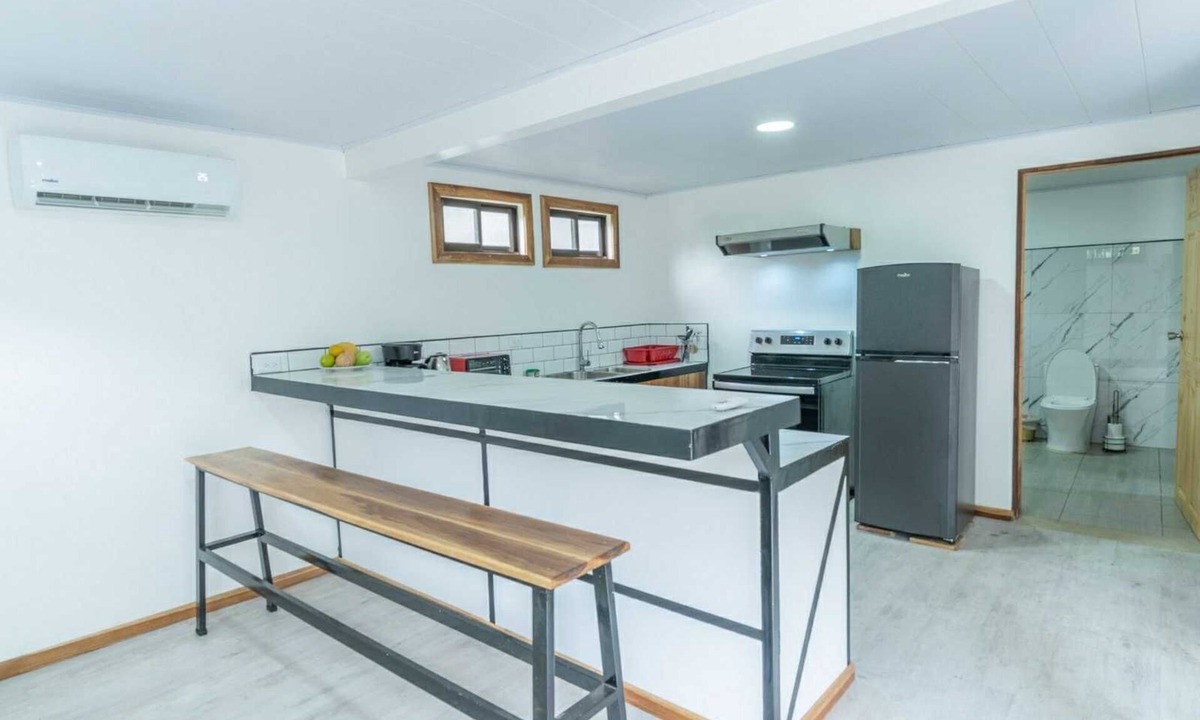 Puerto Viejo de Talamanca Hotel | 1-Bedroom Suite w/Bathtub, Smart TV, A/C + Pool