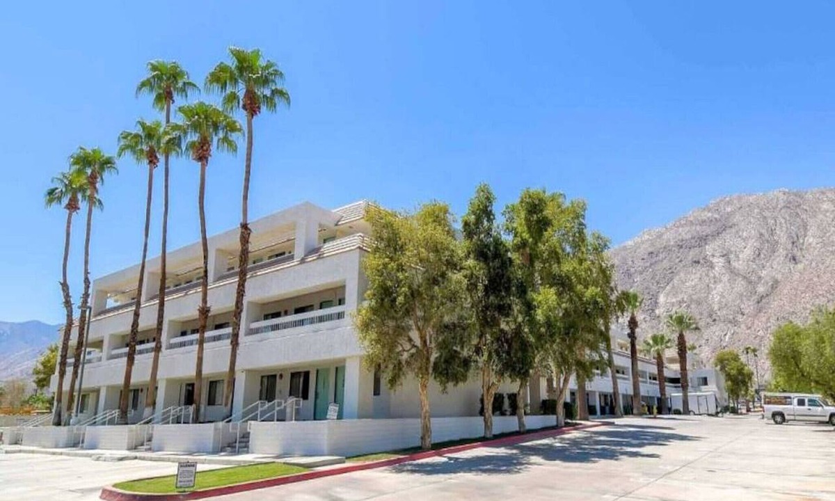 Warm Sands Apartment | 1 Queen Bed|Palm Springs, CA