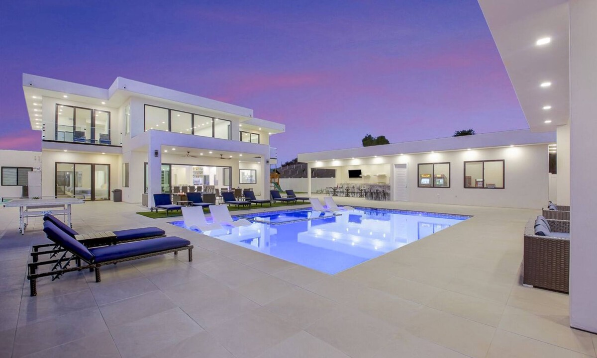 Temecula Villa | # 1 Vacation Rental in California for Large Groups