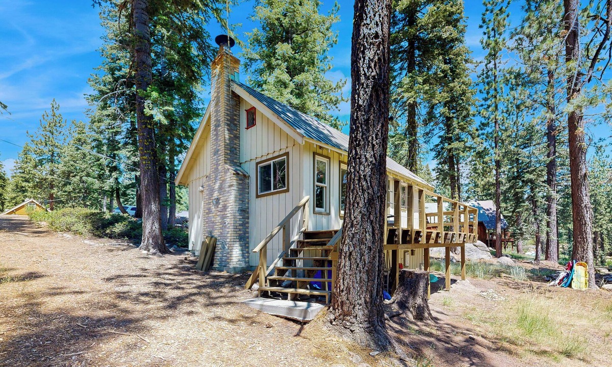 Arnold Cabin | 10 Mi to Bear Valley Resort: Serene Mtn Retreat