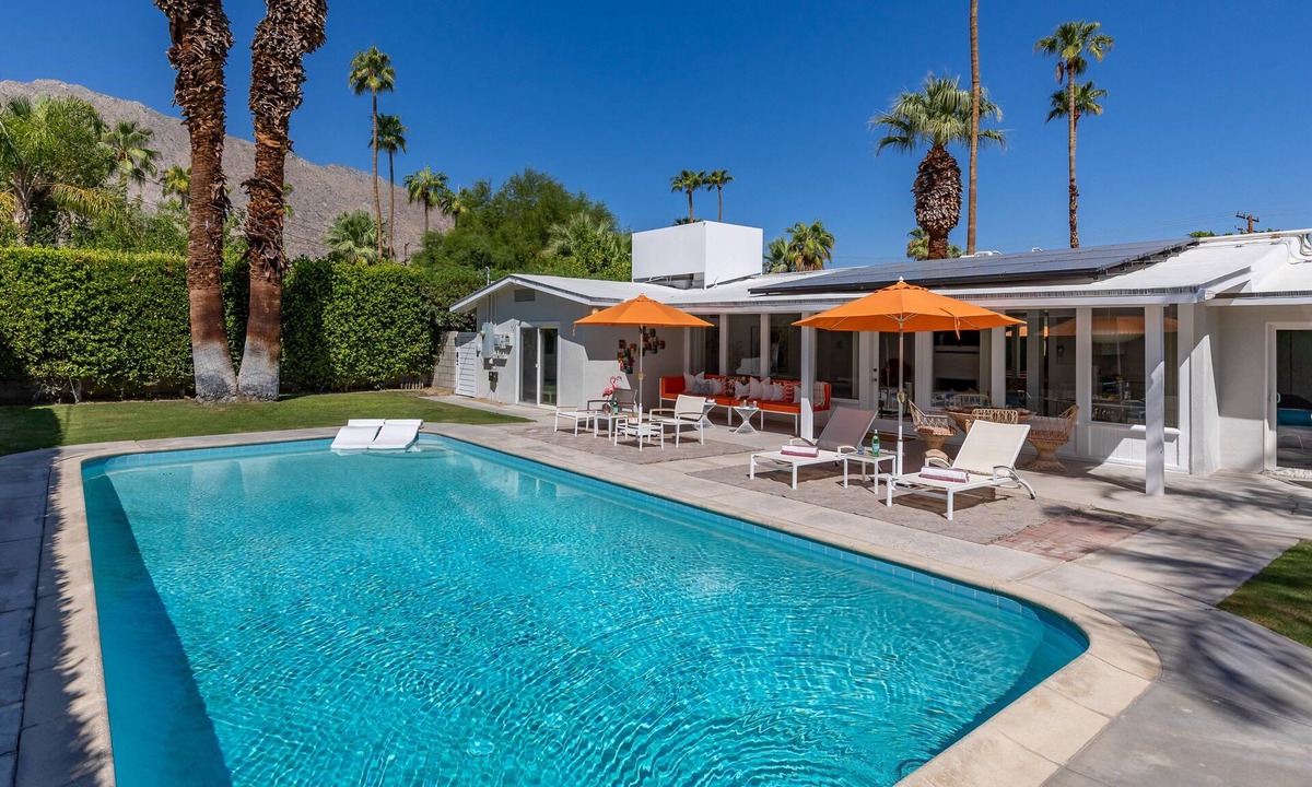 Tahquitz River Estates House | 10 Palms - Palm Springs Pool Retreat