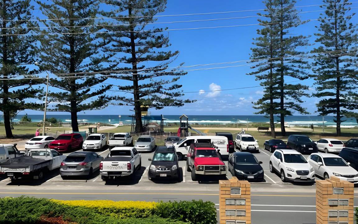 Mermaid Beach House | 100 m² House ∙ 2 bedrooms ∙ 4 guests