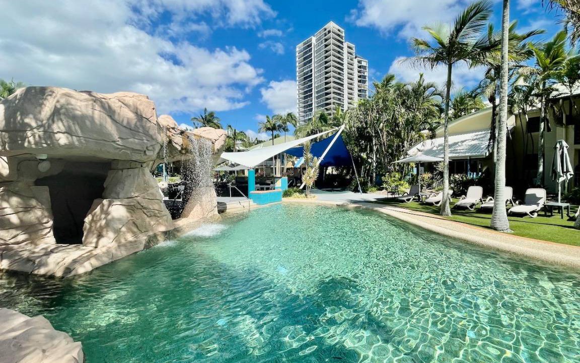 Mermaid Beach Apartment | 130 m² Apartment ∙ 2 bedrooms ∙ 4 guests