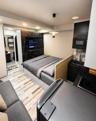 Male Apartment | 1BR SRV Studio Apartment - WYMA Retreat TERRA