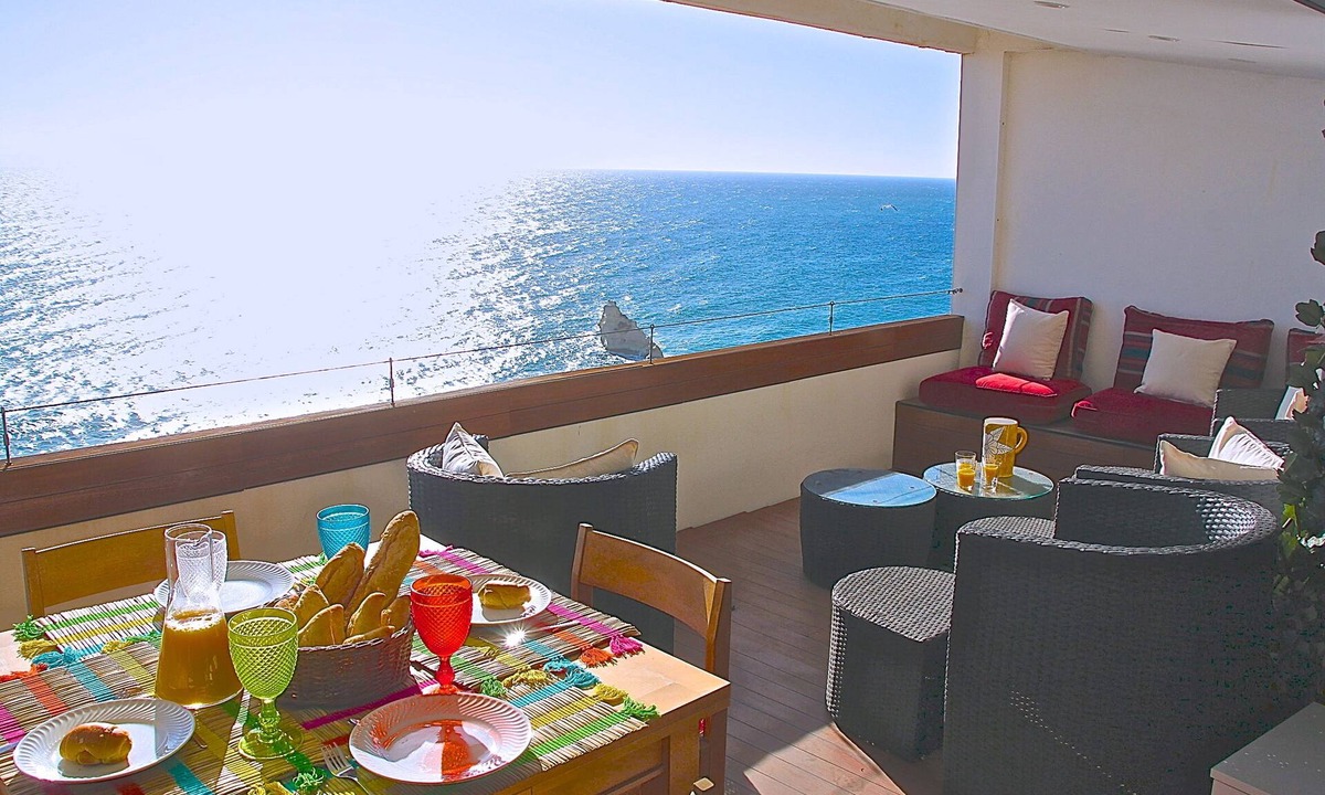 Praia da Rocha Apartment | 1st Line Apartment 3 Bedroom + 2 Bathroom