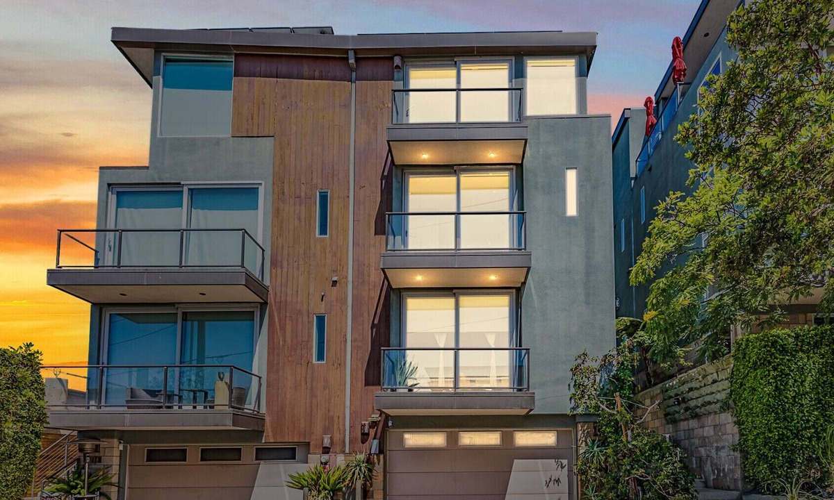 Bankers Hill House | 2,300 sq/ft Dual Master + loft 3 bathroom with Bay and Skyline View