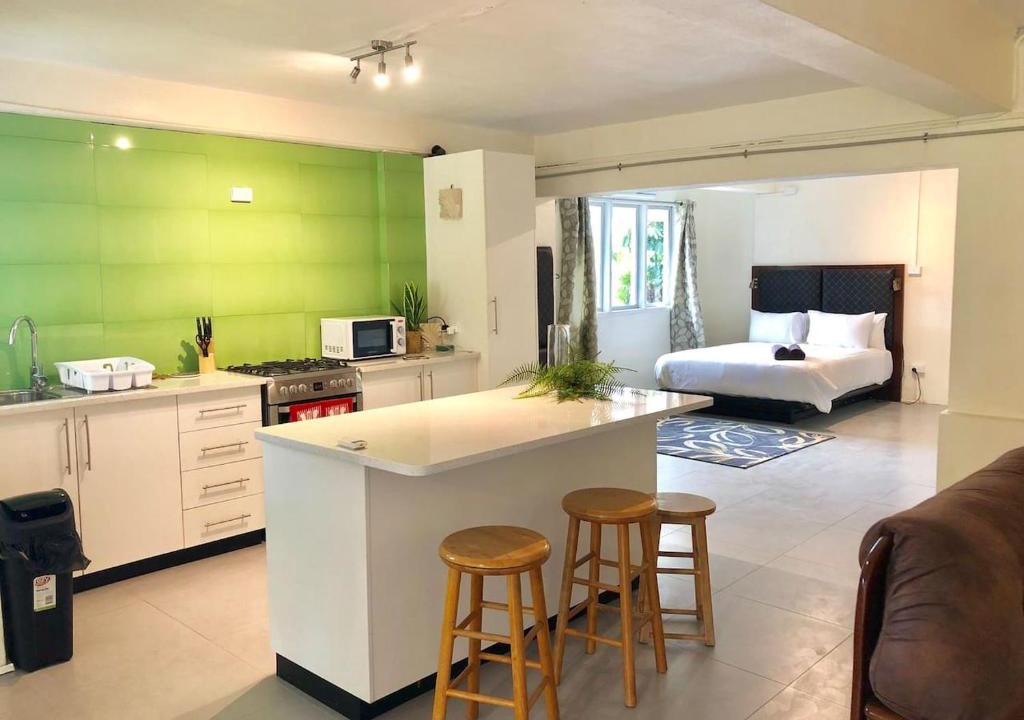 Suva Apartment | 2 Bed Apartment with Pool - Williamson House