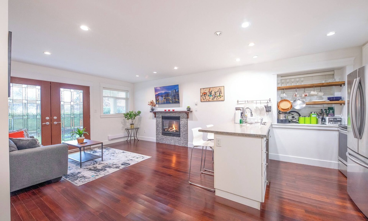 Central Lonsdale House | 2 Bed Stylish Central Location- Great Neighborhood-Free Parking. Pet Friendly
