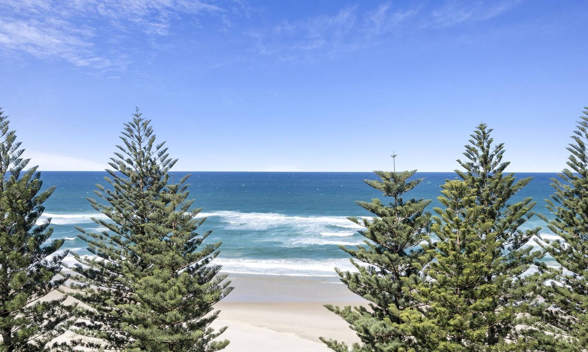 Esplanade | Burleigh Heads