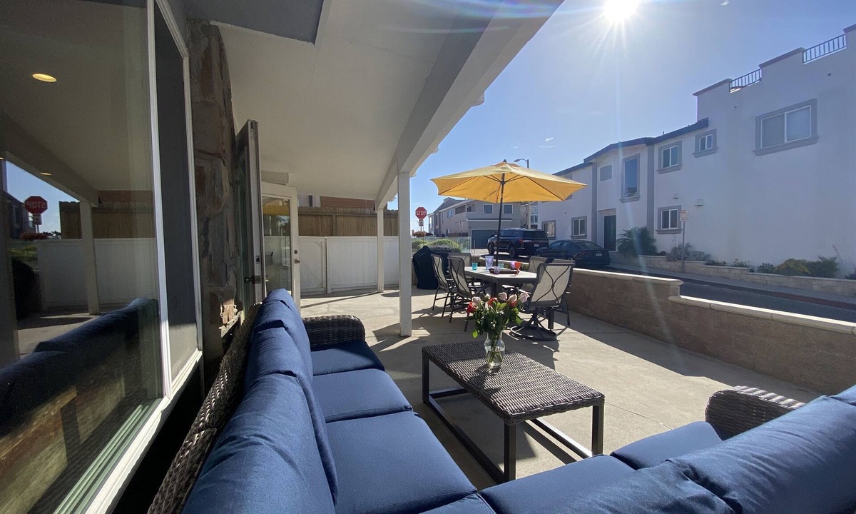 West Newport House | 2 Houses to Beach 25 Min to Disney W/D Parking