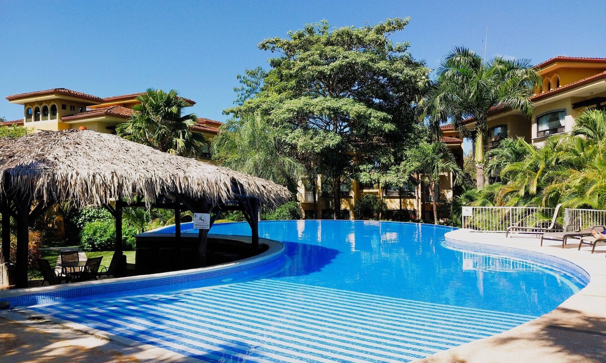 Tamarindo Condo | 20mins to Tamarindo BBQ Parking 4 Pools A/C 3 TVs – The Oaks Condo