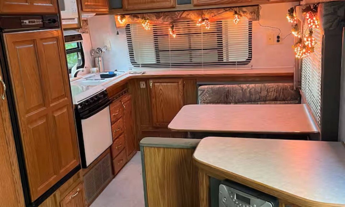 Napa House | 27 ft. Komfort RV close to downtown Napa! Great rate! Very comfortable.