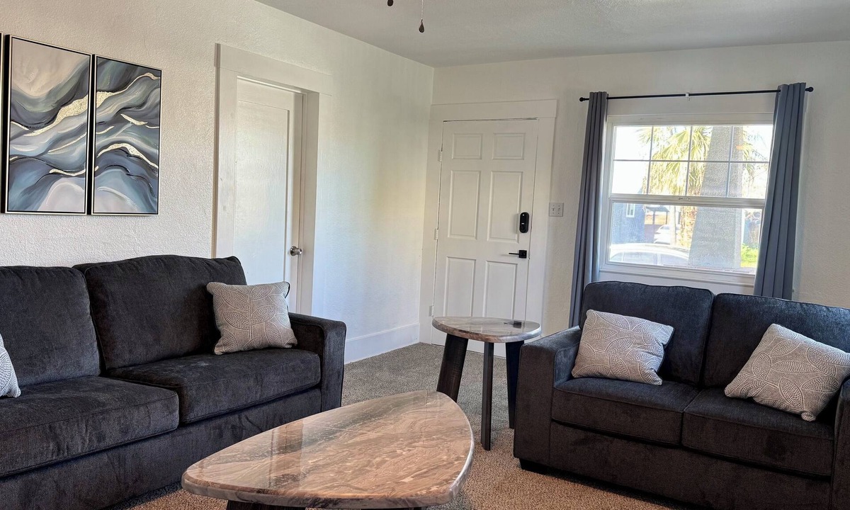 Hanford House | 2BR Home Near Downtown - King Bed Comfort