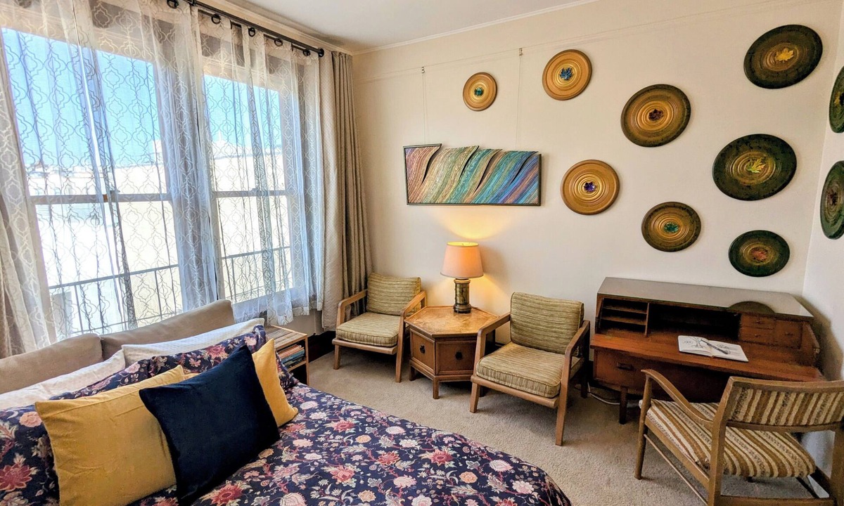 Russian Hill Apartment | 3 Beautiful Rooms In The Creative Home of SF Artists