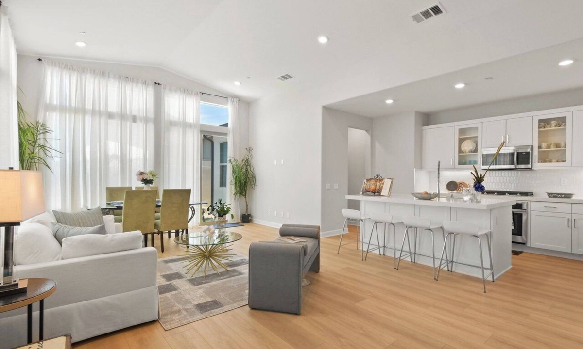 Rancho Penasquitos Resort | 3 bed 2 room home deluxe resort living near Del Mar&Torrey Pines Beach!