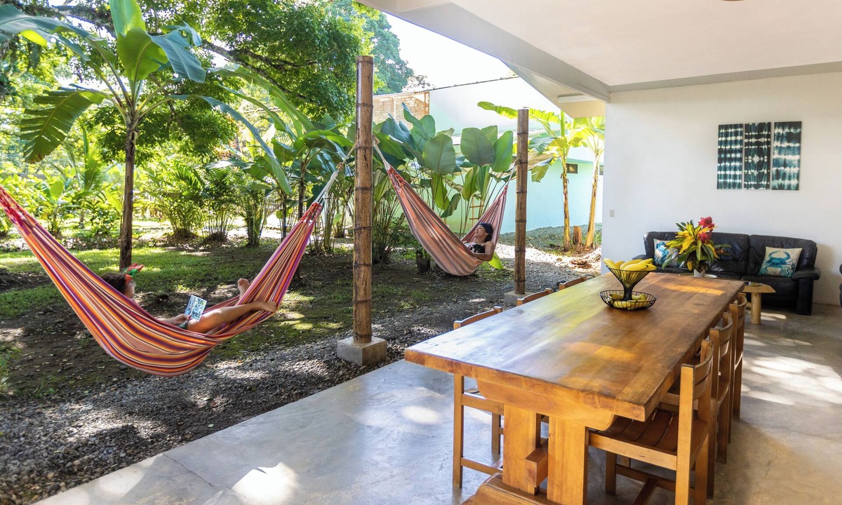 Puerto Viejo de Talamanca Villa | 🌴3-Bedroom Villa | 5-Min Walk to Beach + Pool, Patio Kitchen & Tiki-Bar