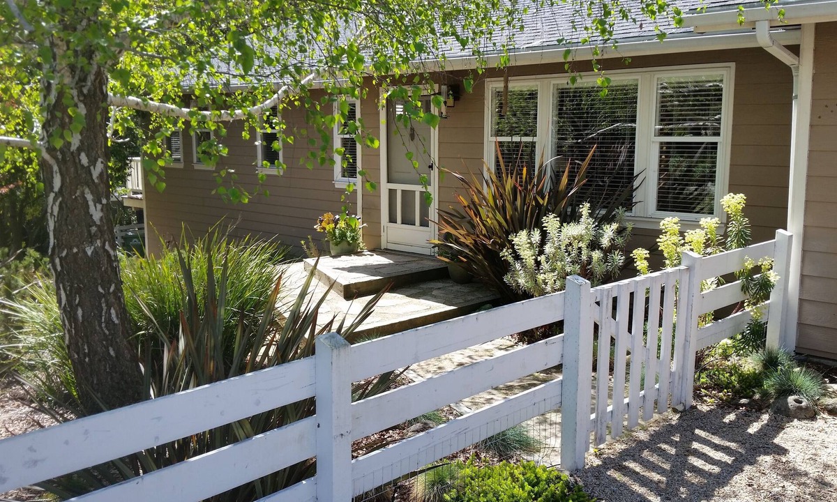 Scotts Valley House | 3 bedroom home, 5 miles from Santa Cruz beaches.