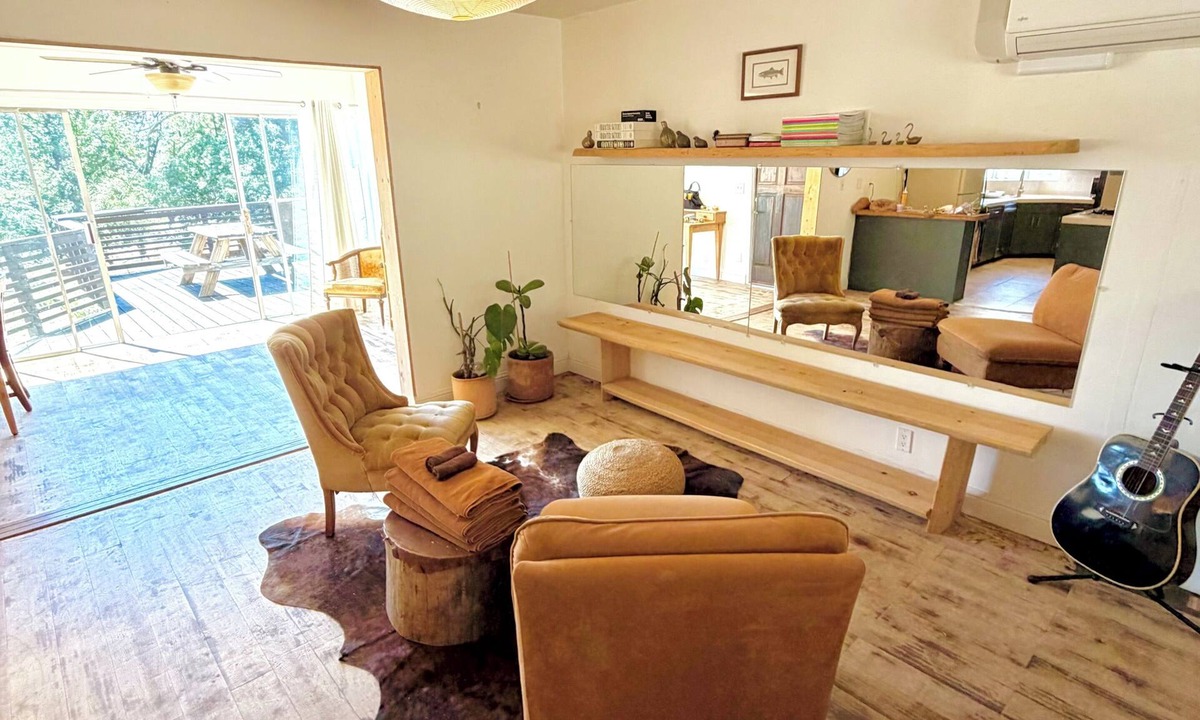 Wishon House | 3-bedroom house in peaceful Sierras on 4.5 acres along road to Bass Lake