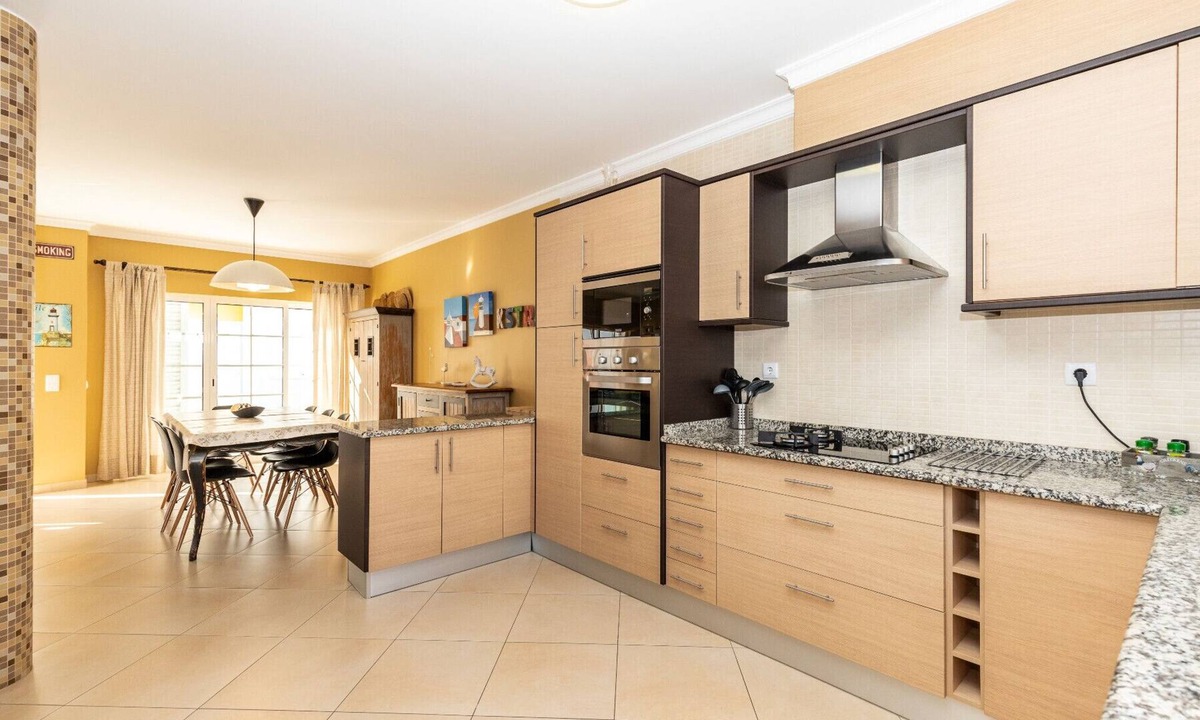 Manta Rota Ski Chalet | 3 bedroom villa in condominium with pool by AlgarveManta (19V3)