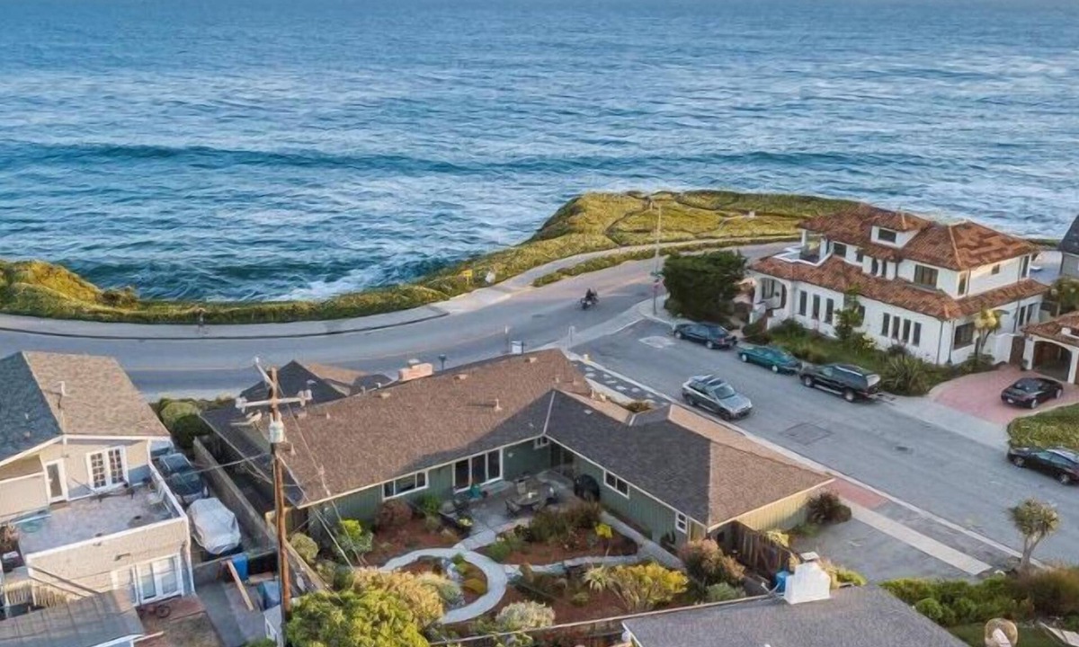 Westside Santa Cruz House | 3977 Cliff House - Ocean Front Santa Cruz Home
