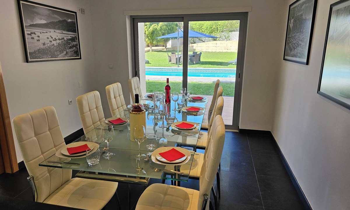 Castelo Villa | 4 suites, pool, direct beach access, Casa Rio/Dora by Sesimbra Sun Sea