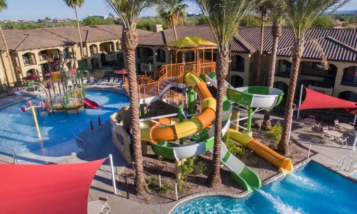 North Scottsdale Hotel | 4 Spacious Villas with Full Kitchen & Balcony l Splash Pool & Resort Amenities