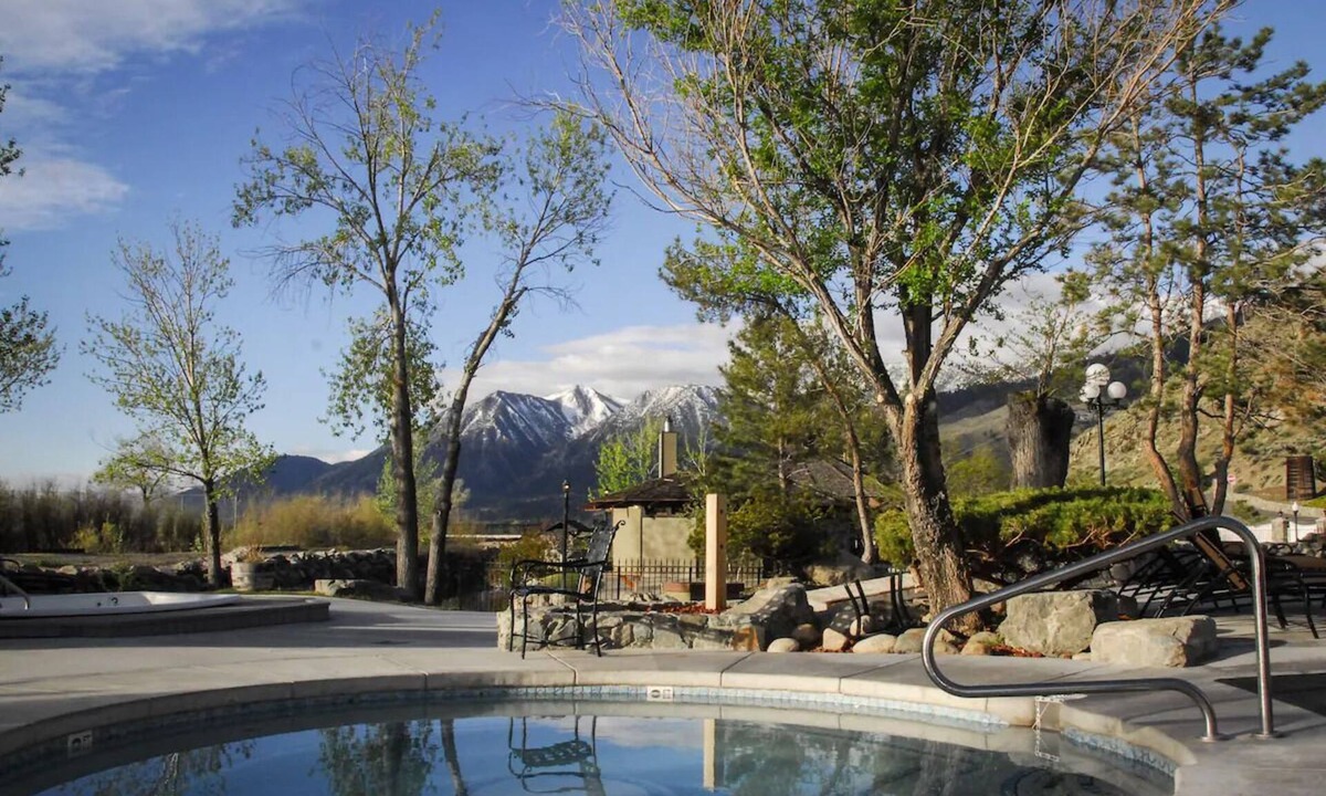Genoa Hotel | 4 Units | Restorative Mountain Stay w/Hot Spring Near Iconic Tahoe Parks