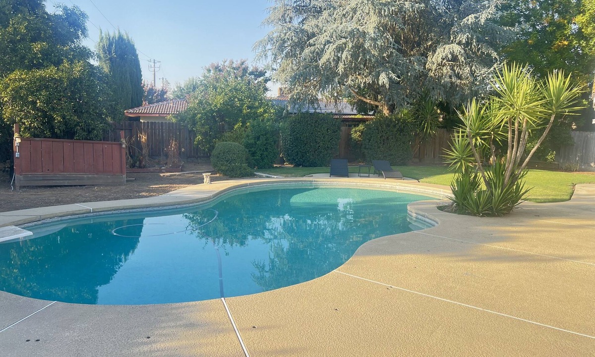 Merced House | 4BR Family Home w/Pool. Near UC Merced and Yosemite. Ideal for Extended Stays