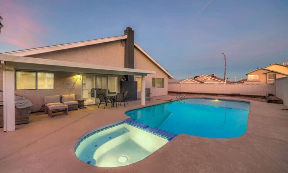 Spring Valley Apartment | 4BR, Heated Pool, Hot Tub, 10 Mins from STRIP