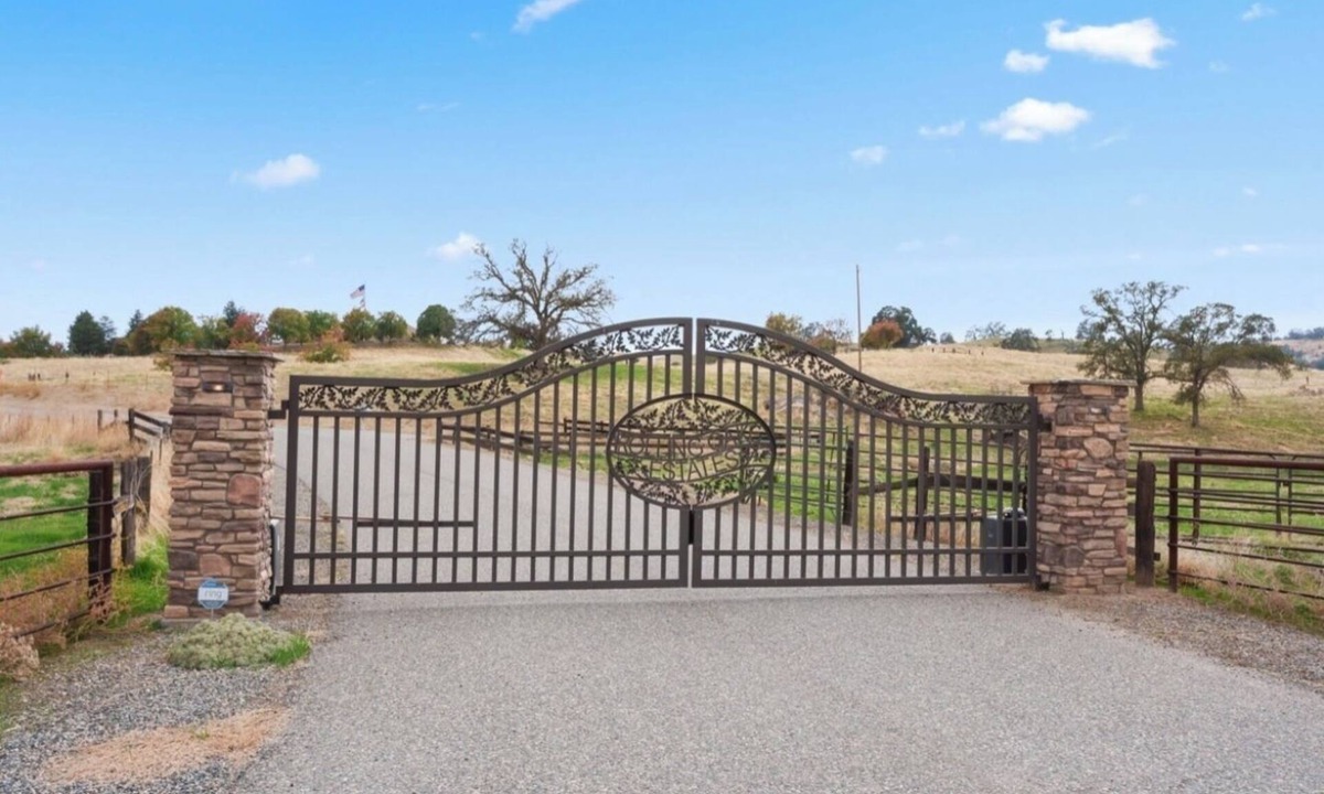 Friant Resort | 5-bedroom resort in charming Friant CA with amazing outdoor amenities.