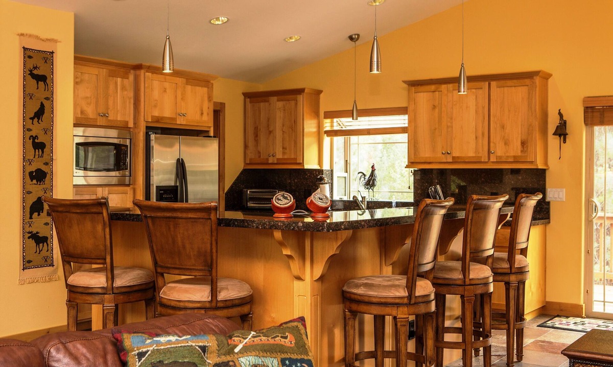 Tahoe Paradise House | 5-Star Luxury Tahoe Cabin! Great Location! Pool Table! Darts! Ping Pong!