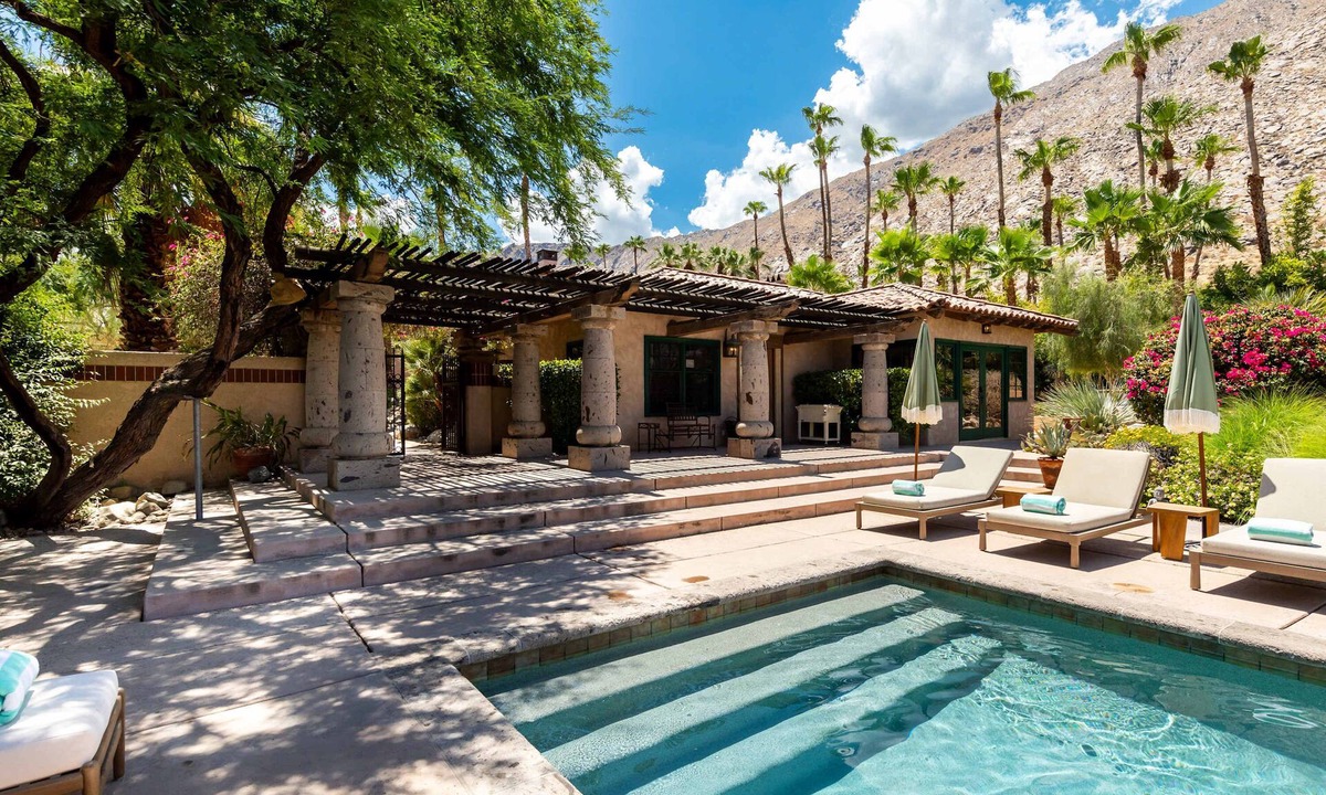 Historic Tennis Club House | 5BR Luxury Villa w Pool & Mountain Views