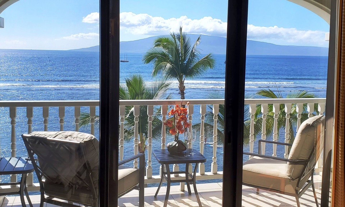Historic Lahaina Front Street Condo | 6th FLOOR LAHAINA SHORES! JUST LISTED - SPECIAL LAST-MINUTE GETAWAY RATES!