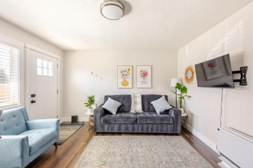 Midtown Apartment | 721 Cozy Mid-Town Hideaway
