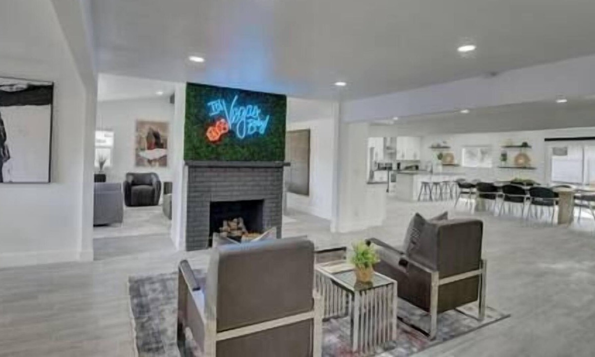 Rancho Oakey House | #76 Vegas Baby! Mins to Strip/Dwtn/LV Conv Center!