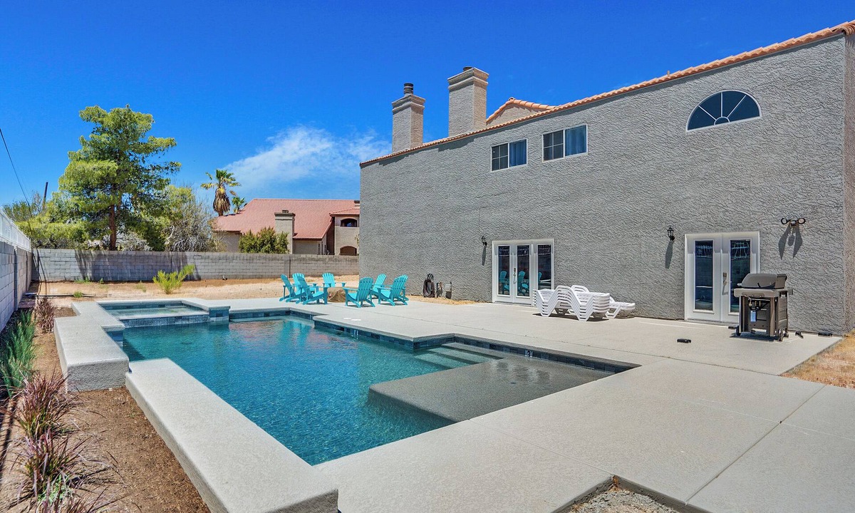 Las Vegas Villa | 8 Bedroom 4, 19 Bds Free Spa Heat, Basketball Hoop