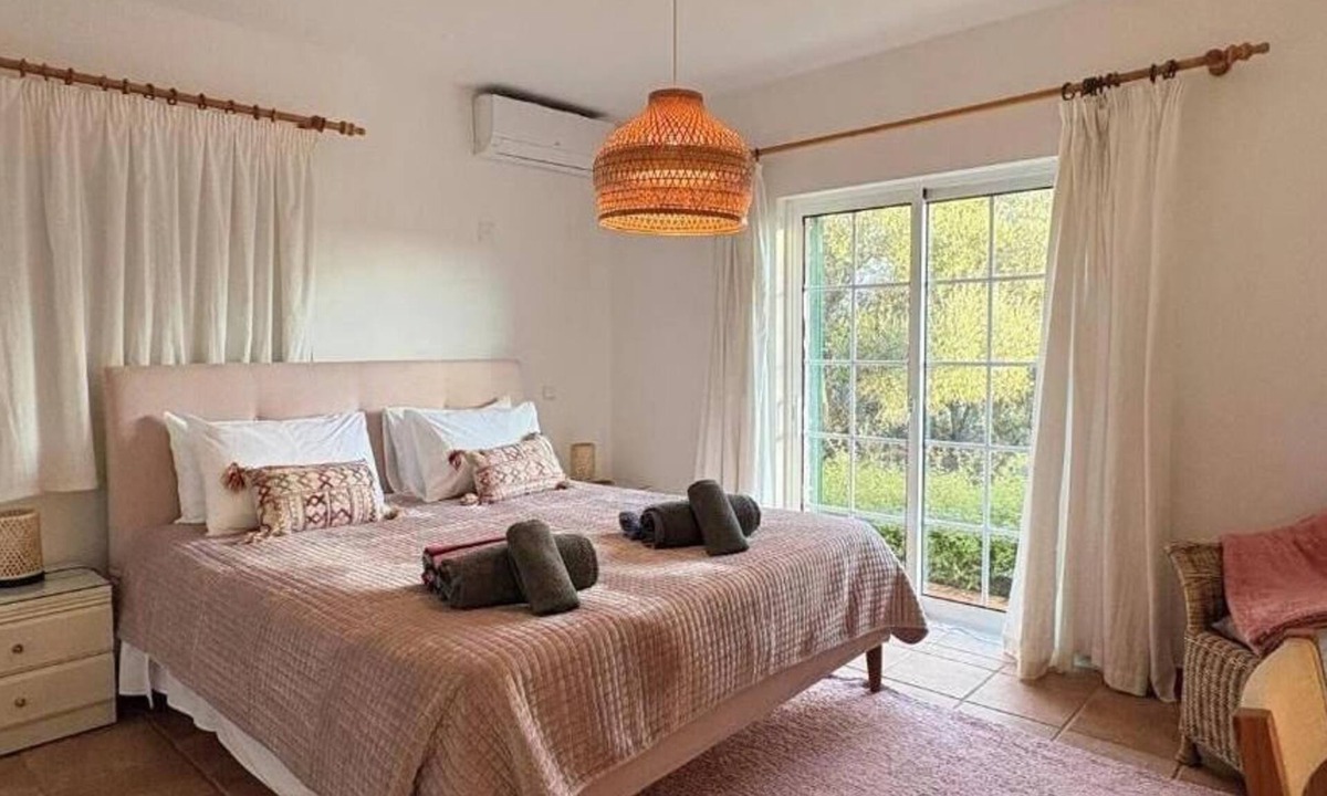 Sargacal Villa | A charming villa with saltwater pool, garden & terrace. 5 minutes from Lagos
