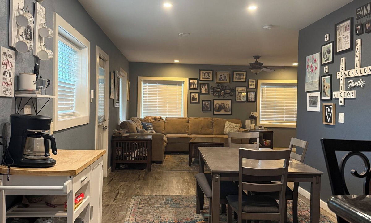 Bishop House | A Comfy, 1 bedroom, - 1 shared bathroom south
