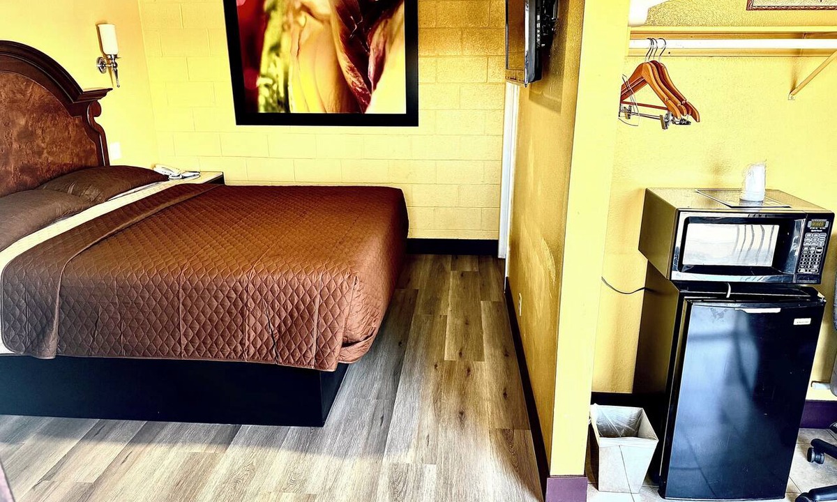 Sunrise Manor Hotel | A Fisher's Inn Motel