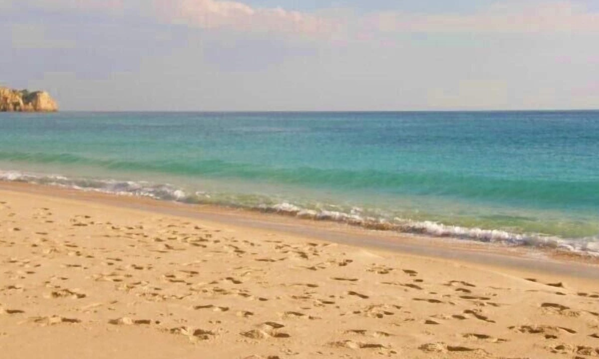 Porto de Mos Apartment | A Large 2 Bedroom 2 Bathroom Apartment Moments From The Beach