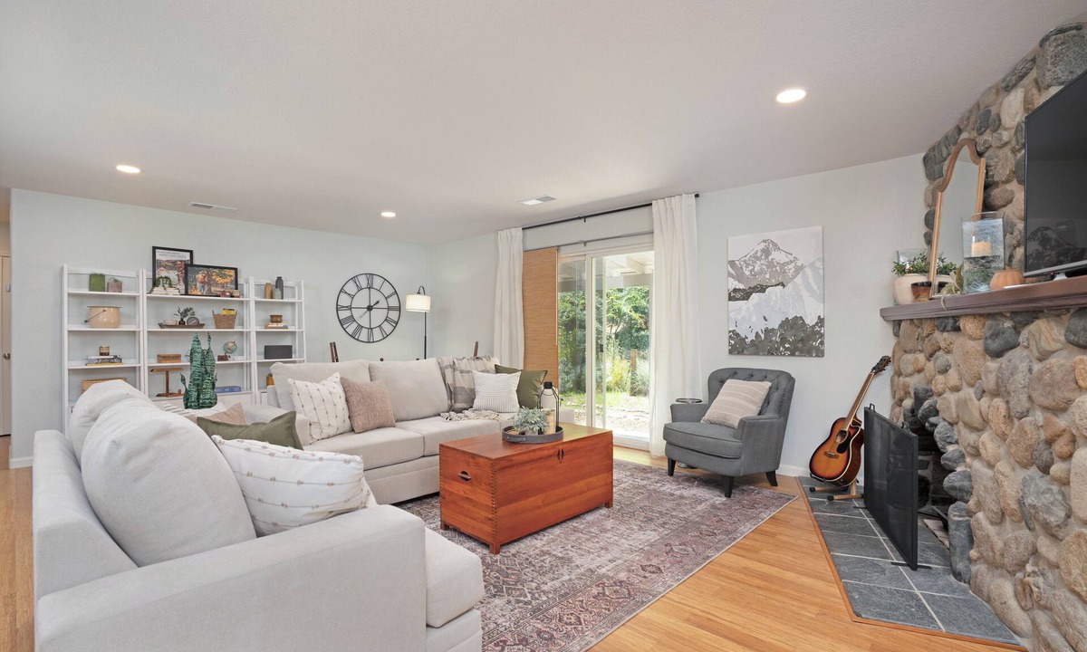 Three Rivers House | A Peaceful Mountain Retreat - Gateway to Sequoia NP in Beautiful Three Rivers