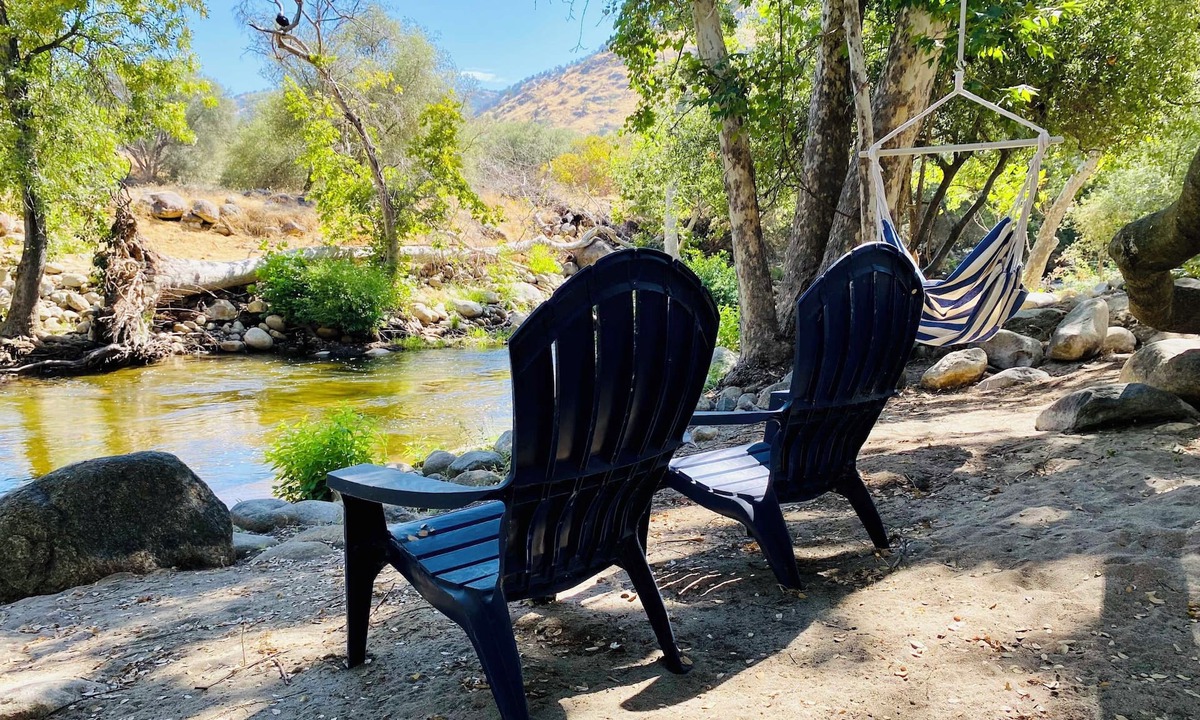 Three Rivers House | A unique and tranquil fully stocked home Sequoia National Park