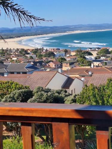 Wavecrest Bed & Breakfast | A1 Kynaston Guest House bed and breakfast or self catering