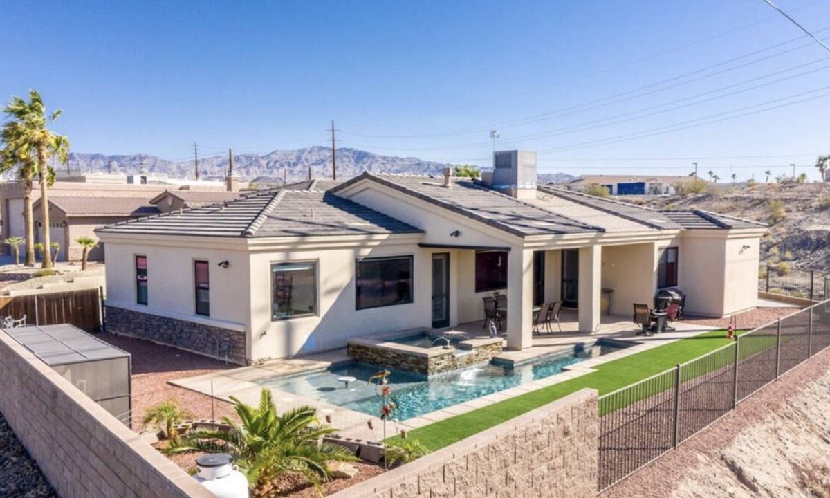 Lake Havasu City House | Acoma abode; secluded spa like oasis by the new Riviera