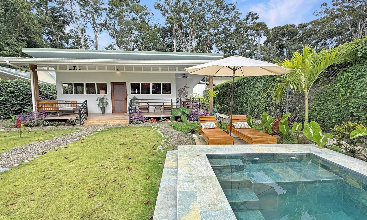 Puerto Viejo de Talamanca House | Adorable 2-bedroom house with AC in Puerto Viejo de Talamanca