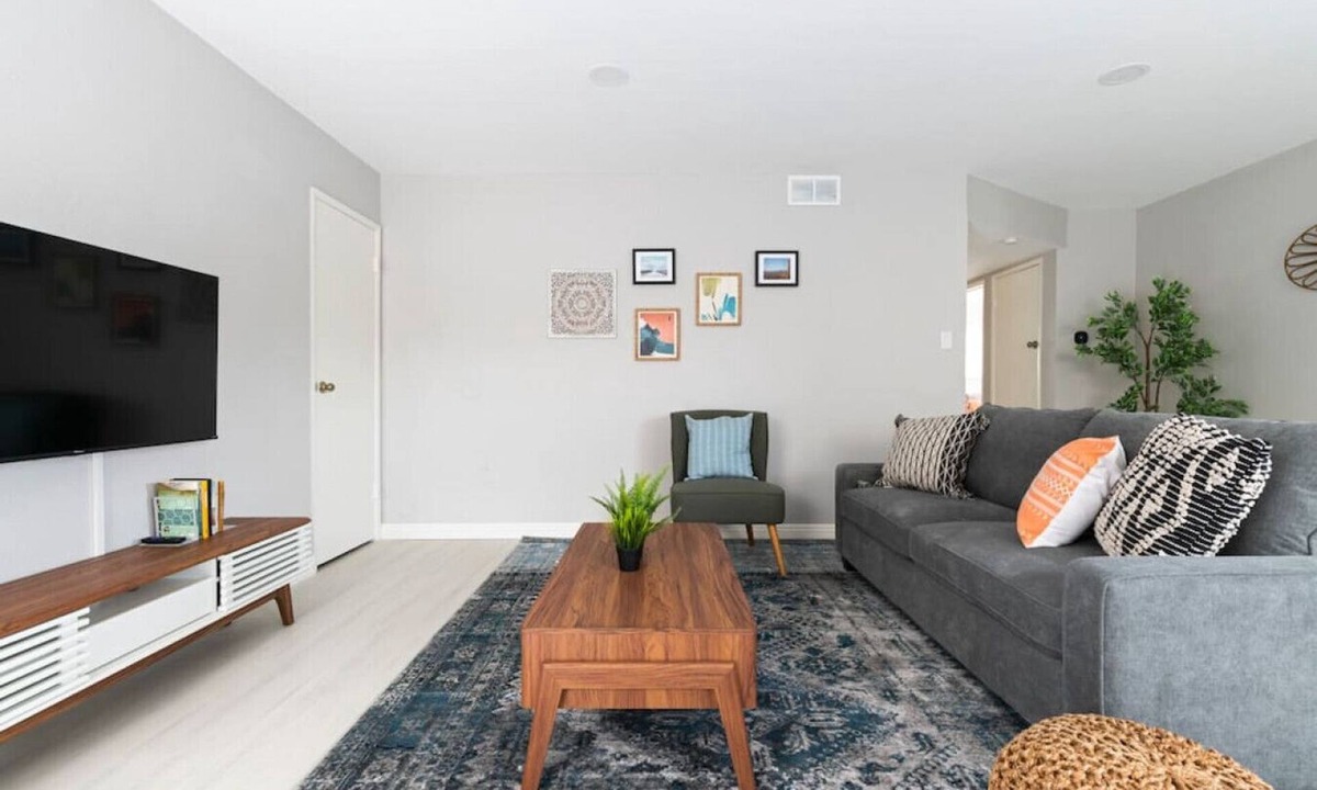 Alhambra Apartment | Alhambra close to Main St. 2BR 2BA Apt king bed +EV Charger