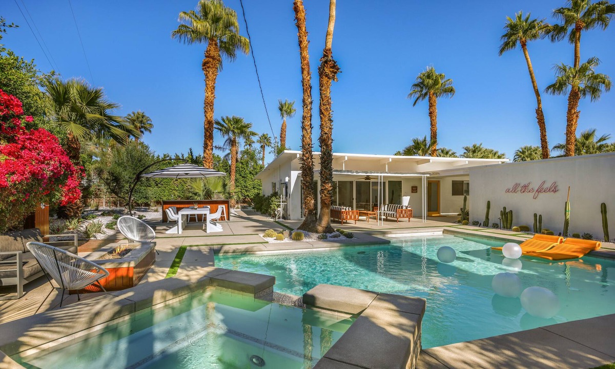 Racquet Club Estates House | All The Feels - Outdoor living paradise!