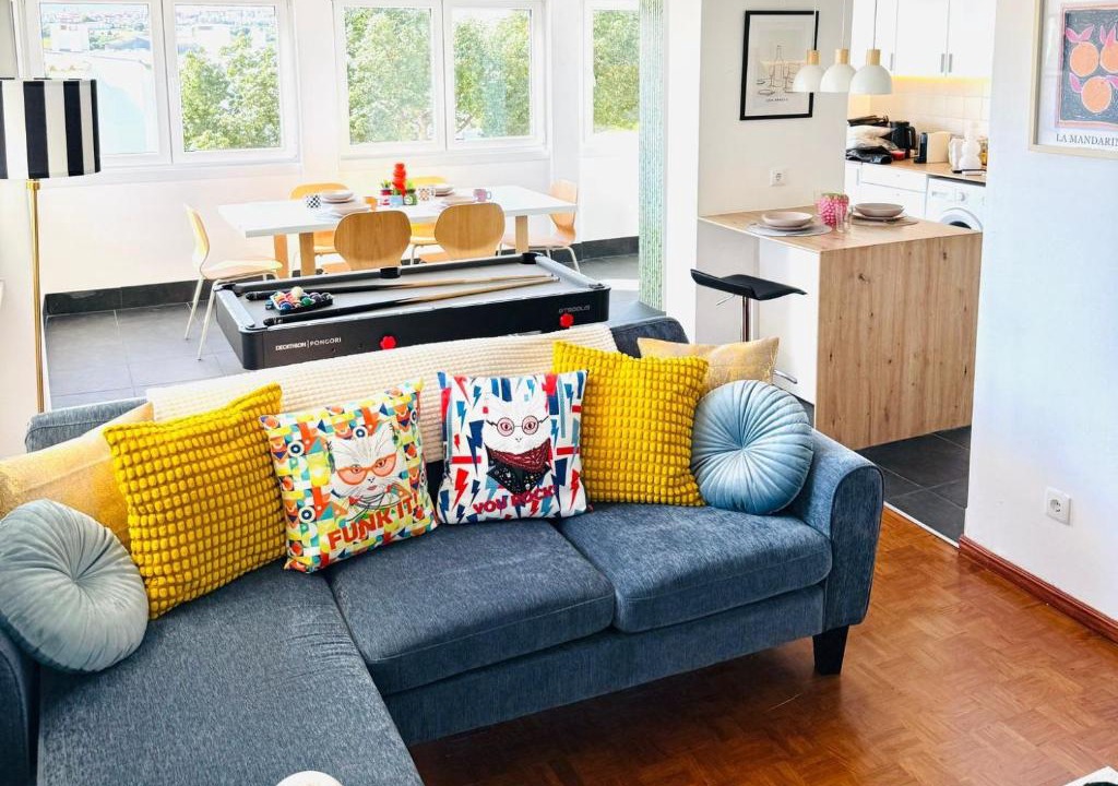 Paco De Arcos Apartment | Ambassador's Retreat