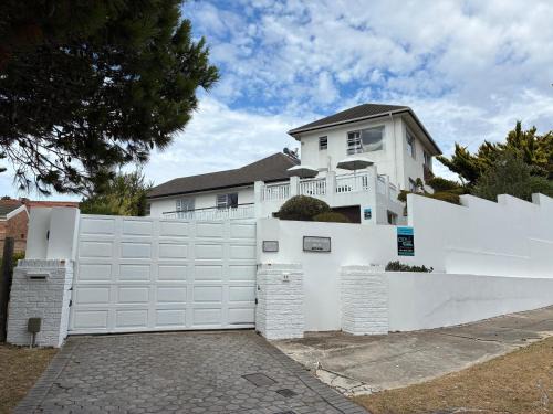 Humewood House | Ameni Air B&B